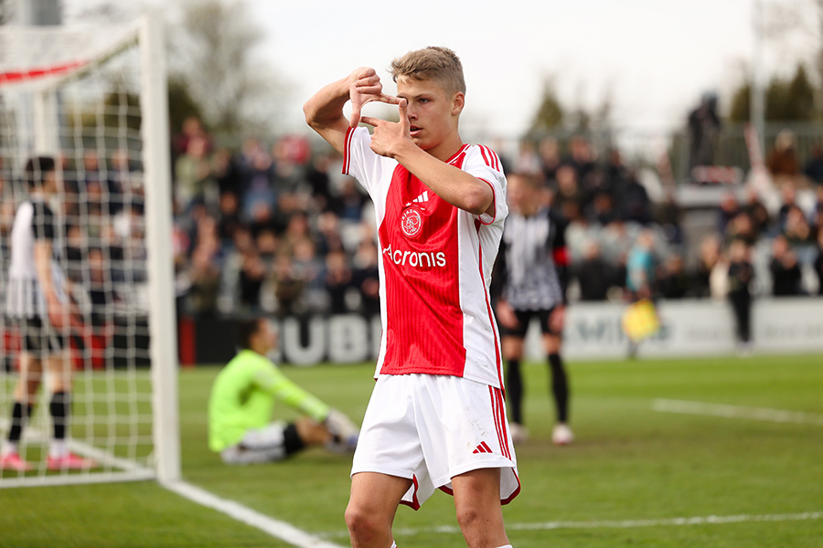 Steur 6
