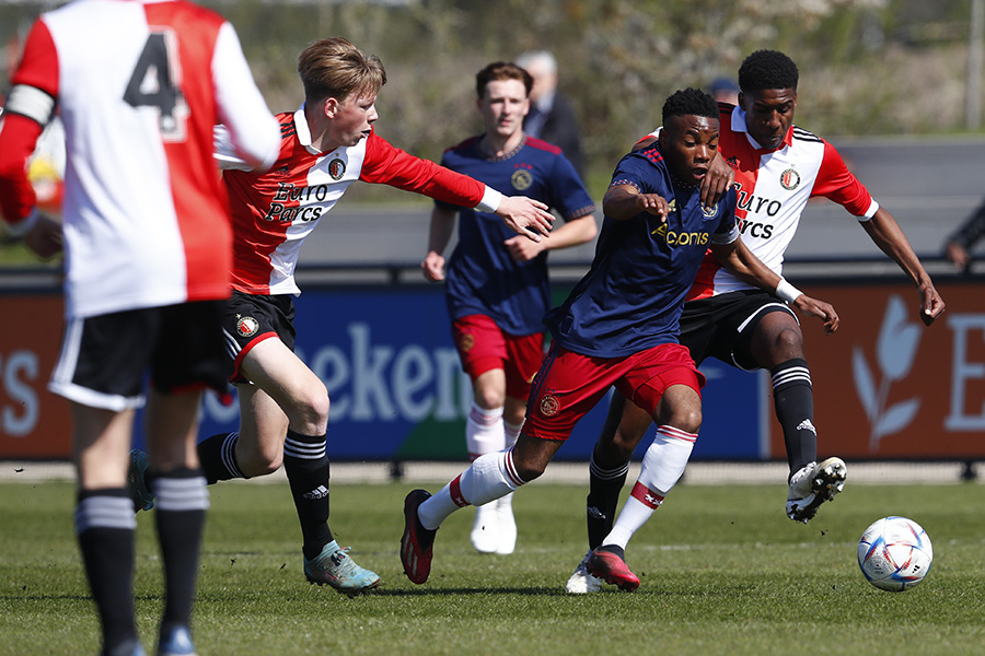 Feyenoord Ajaxo18 Actie 900