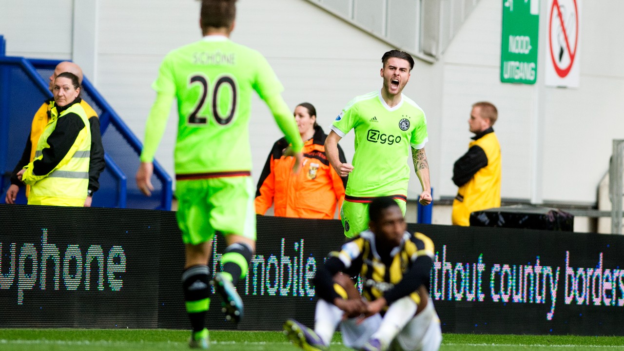 Hendriks 1280 2015 10 25 Vitesse Ajax 0498