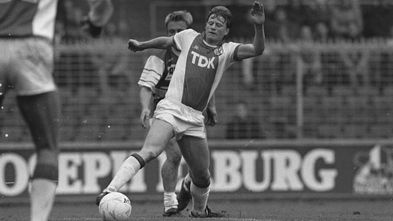 Pettersson In Debuutseizoen 8889 1280 AFC004001223 021