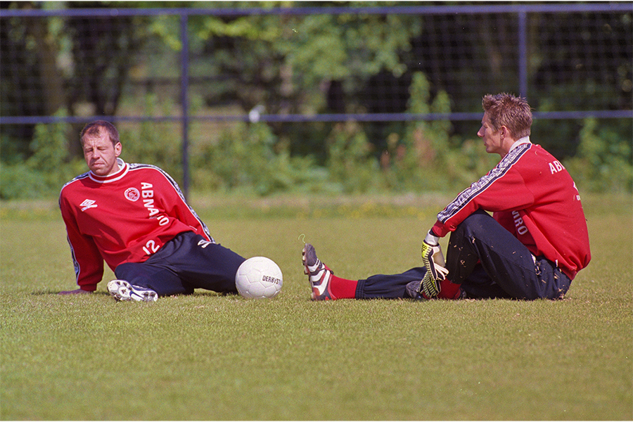 Grim Van Der Sar 900