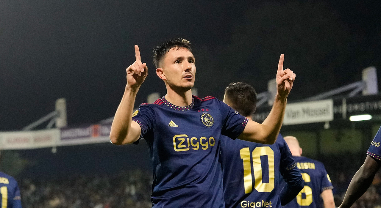 Poeier van Berghuis valt in de prijzen: 'Alles viel precies goed bij die goal'