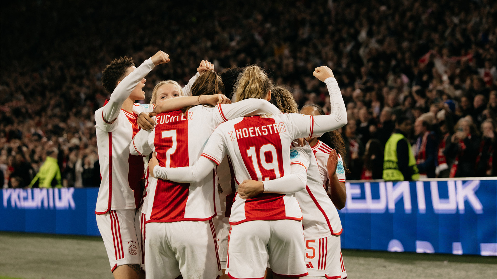 Juichfotoajaxvrouwen1920