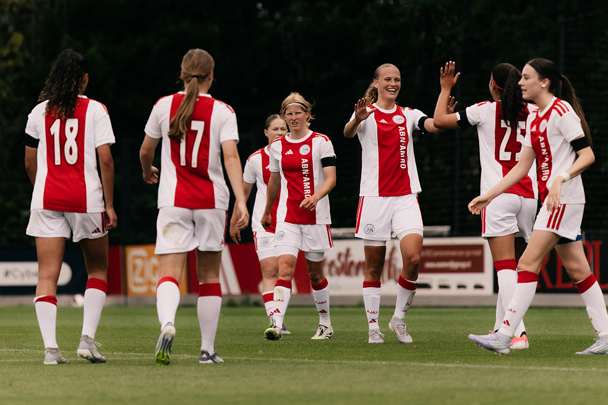 Ajaxvrouwen Borussia 12