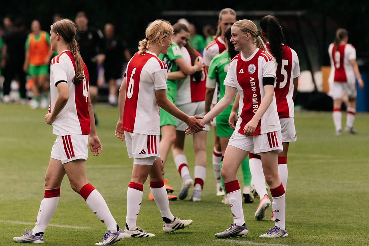 Ajaxvrouwen Borussia 13