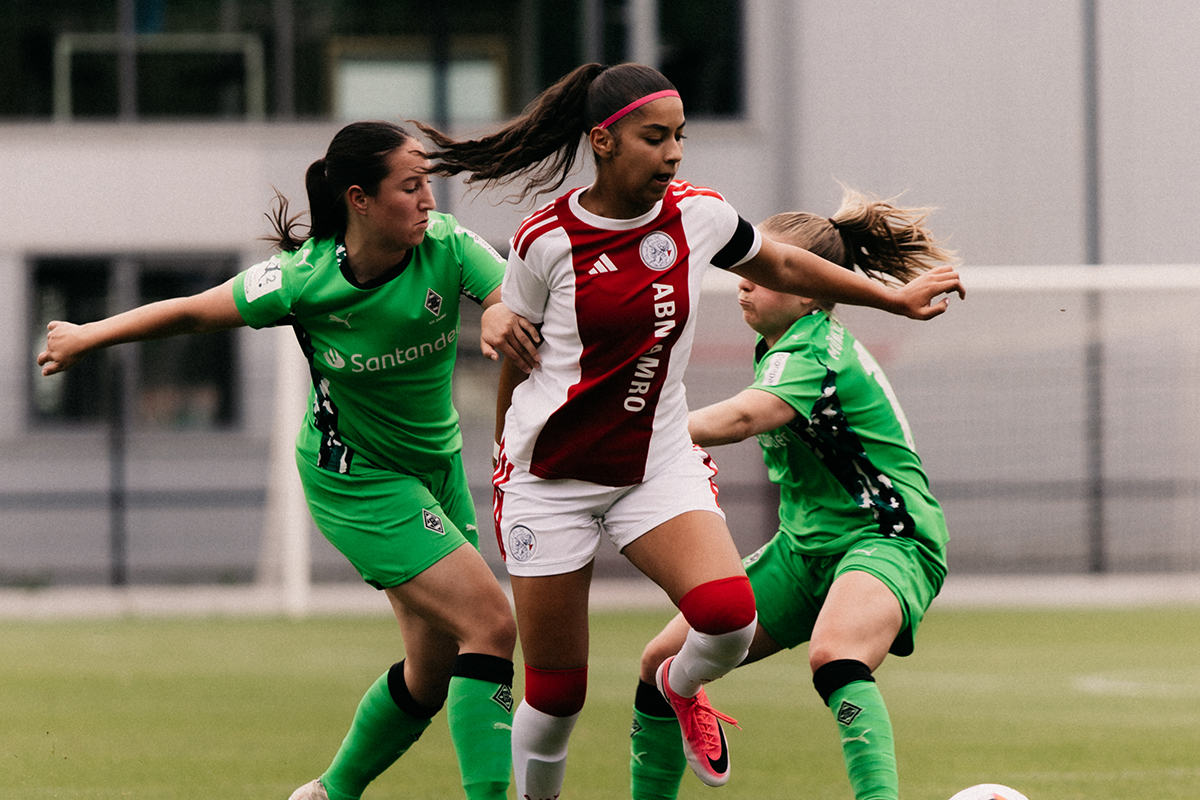 Ajaxvrouwen Borussia 9