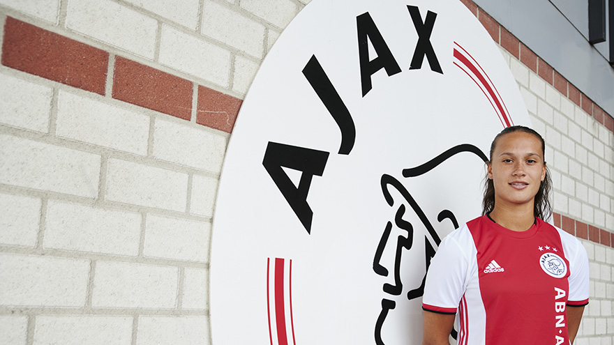 jeugdinternationals-grant-en-sabajo-naar-de-ajax-vrouwen-6