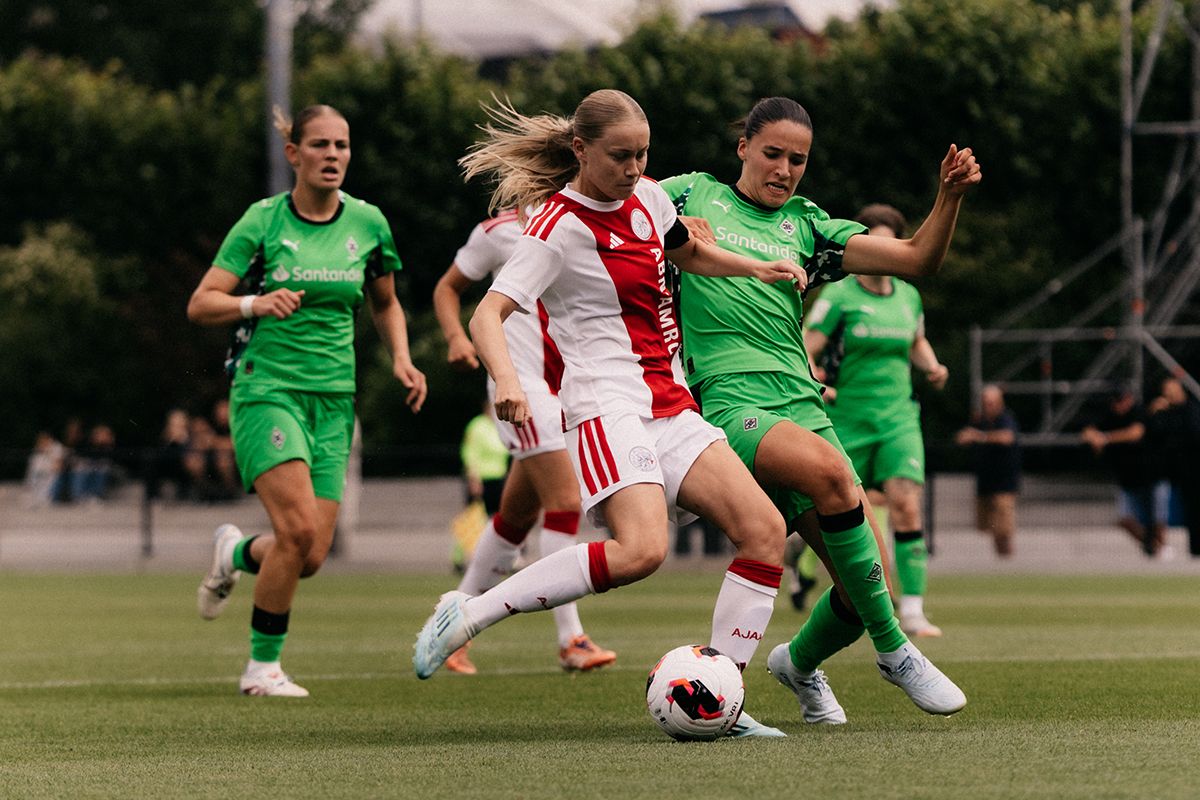 Ajaxvrouwen Borussia 5