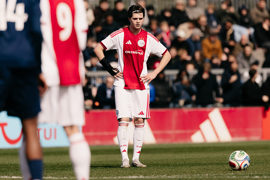 Ajax PSG Slider 6