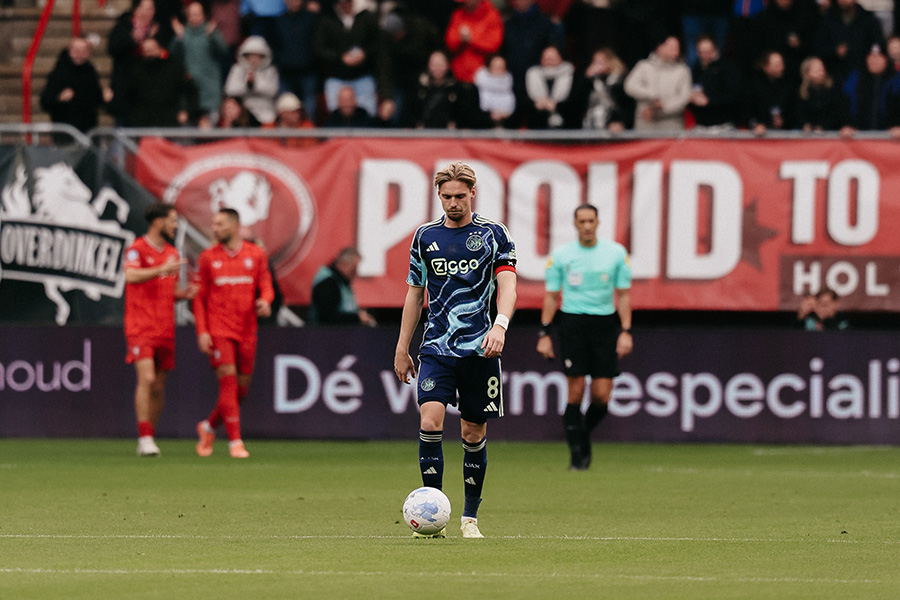 Taylor Aan De Bal