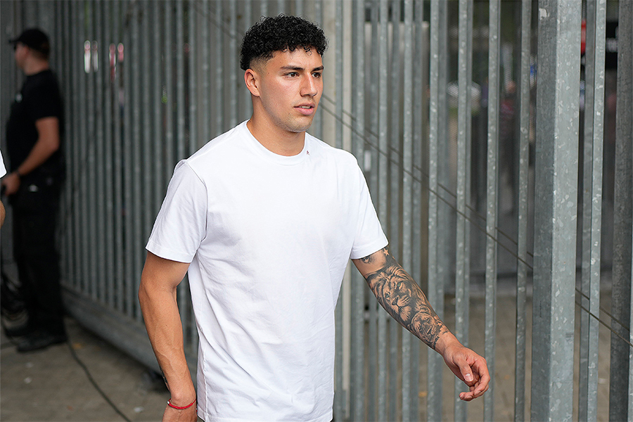 Sanchez Aankomst 900