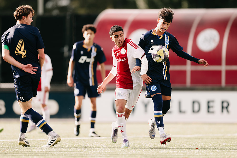 Ajax O16 7