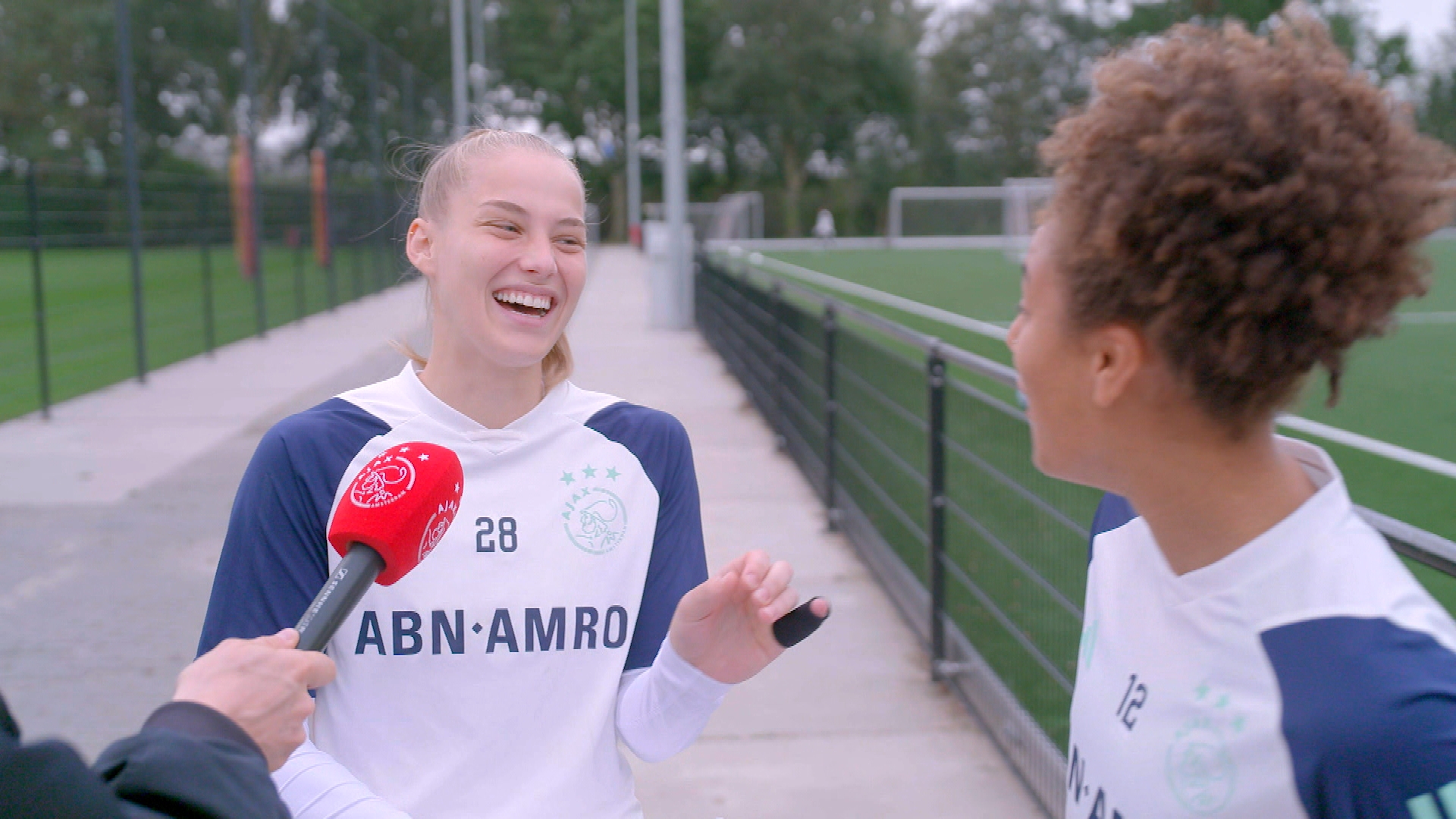 Ajax Vrouwen voor het eerst in FC 24: 'Vroeger maakte ik mezelf na'