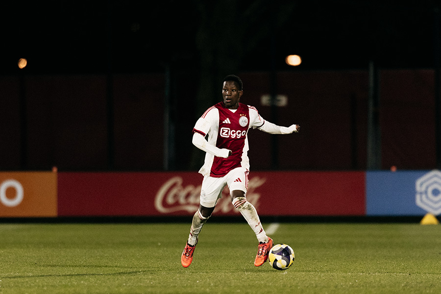 Jong Ajax Almere 17