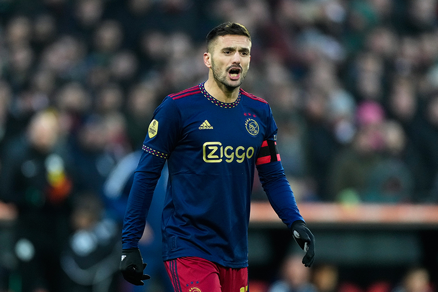 Tadic Schreeuw Close 900