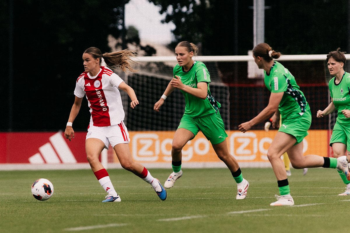 Ajaxvrouwen Borussia 8