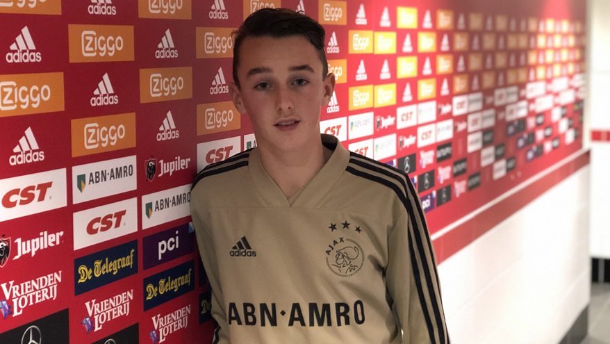 youri-baas-wil-moderne-back-van-ajax-worden