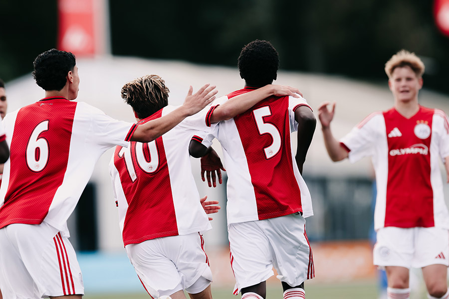 Ajax O17 15