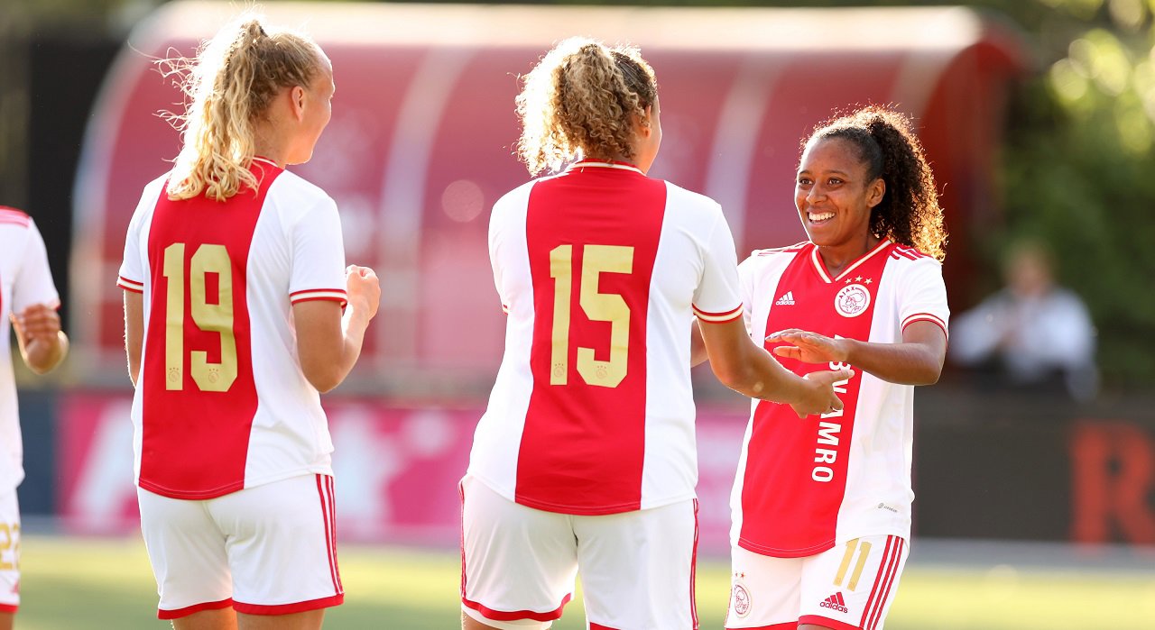 Ajaxvrouwen1